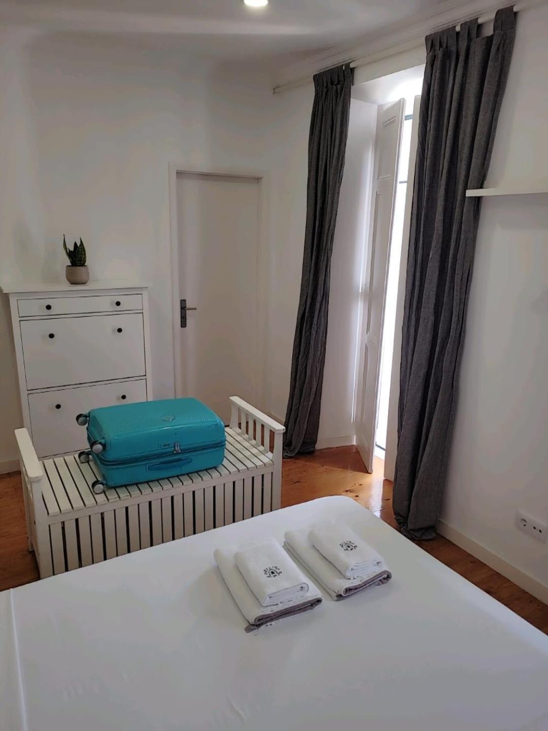 Privatunterkunft Varanda Privada Iroom *