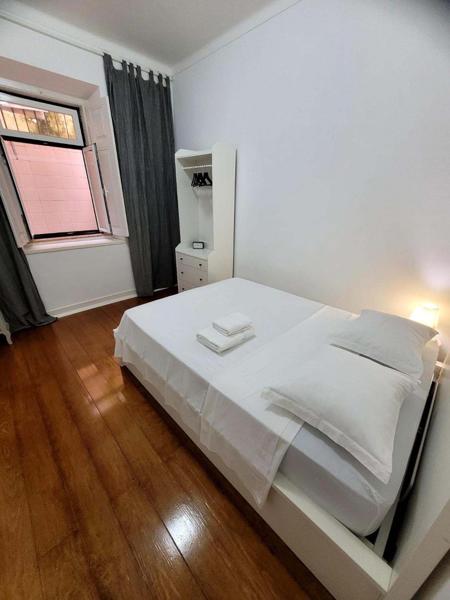 Privatunterkunft Varanda Privada Iroom *