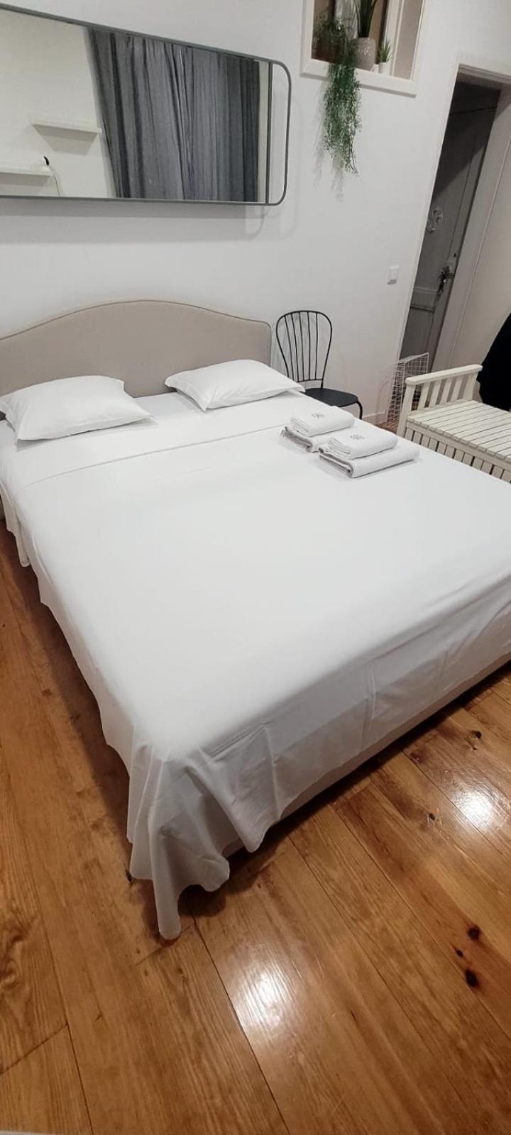 Privatunterkunft Varanda Privada Iroom *