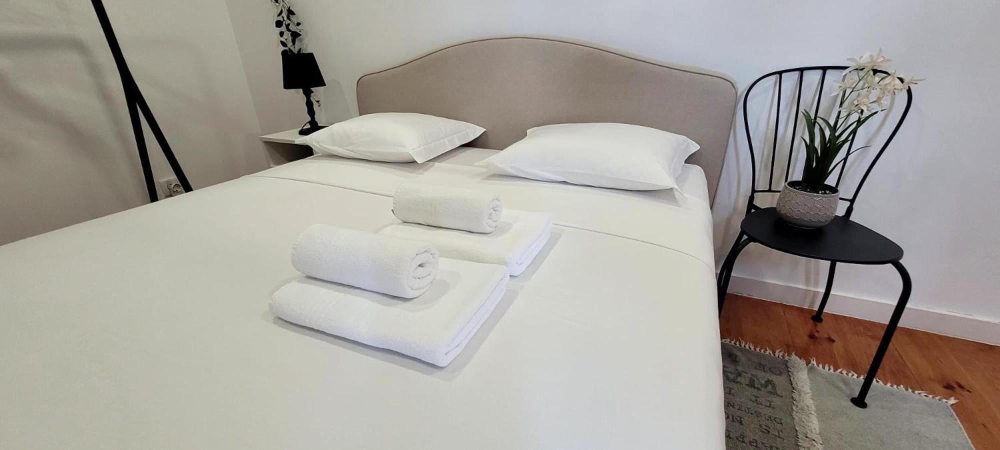 Privatunterkunft Varanda Privada Iroom *